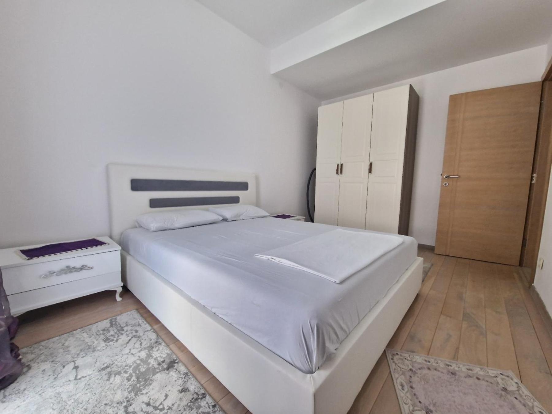 Flat Rafailovic One Minute To Beach Apartment Budva